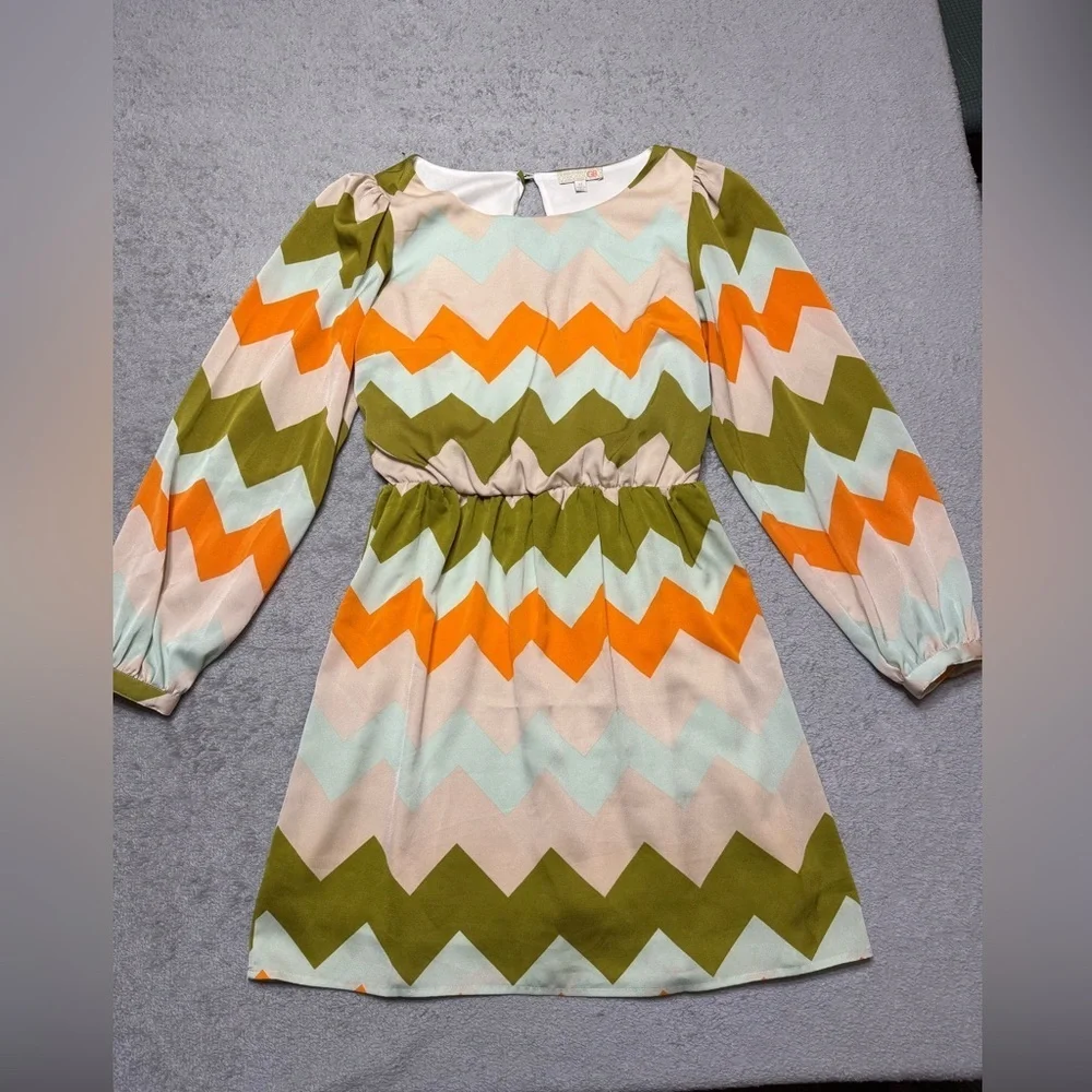 Gianni Bini long-sleeve dress with a geometric zig-zag pattern Size Medium - Picture 2 of 9
